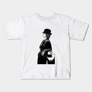 Polly Gray leans well dressed in sunglasses against a car as an abstract comic graphic peaky blinders (vers. 2) Kids T-Shirt